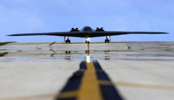 B-2_Stealth_Bomber_USAF-3-570x330