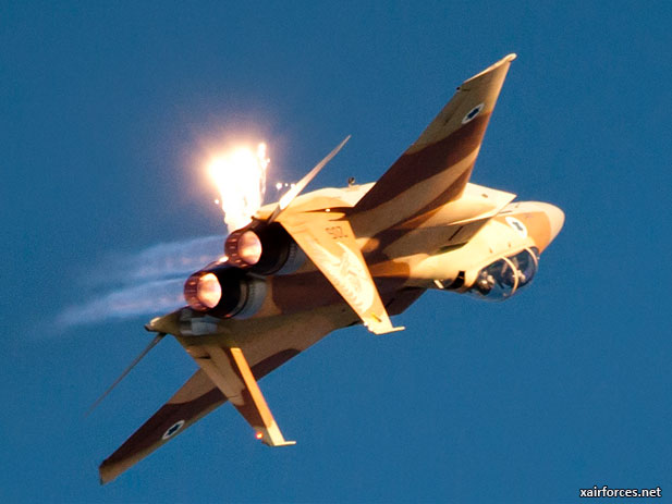 Israeli-Air-Force_MDD-F-15I-Eagle-(Ra'am)_160412