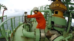Brasil “importou” 50 mil estrangeiros para a indústria do petróleo entre 2010 e 2012
