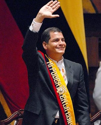 Rafael Correa toma posse para novo mandato no Equador