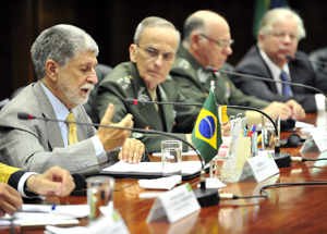 Brasil e Libéria discutem possibilidades de cooperação na área de defesa