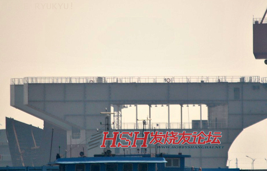Imagens das primeiras seções do novo porta aviões Chinês em construção