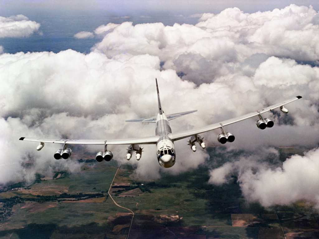 Boeing-B-52-Stratofortress-Bomber-1-RY94WJUQBM-1024x768