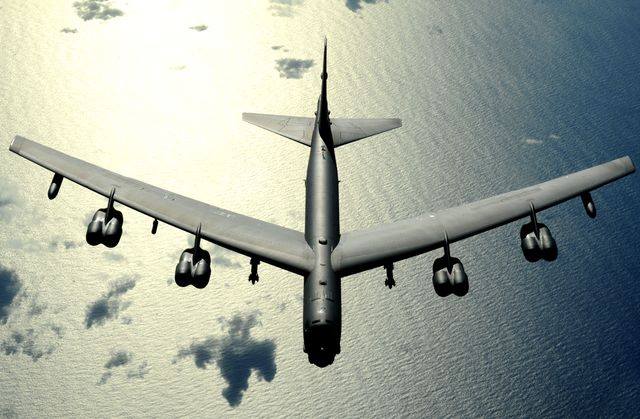 Bombardeiros dos EUA B-52 invadem zona de defesa aérea chinesa
