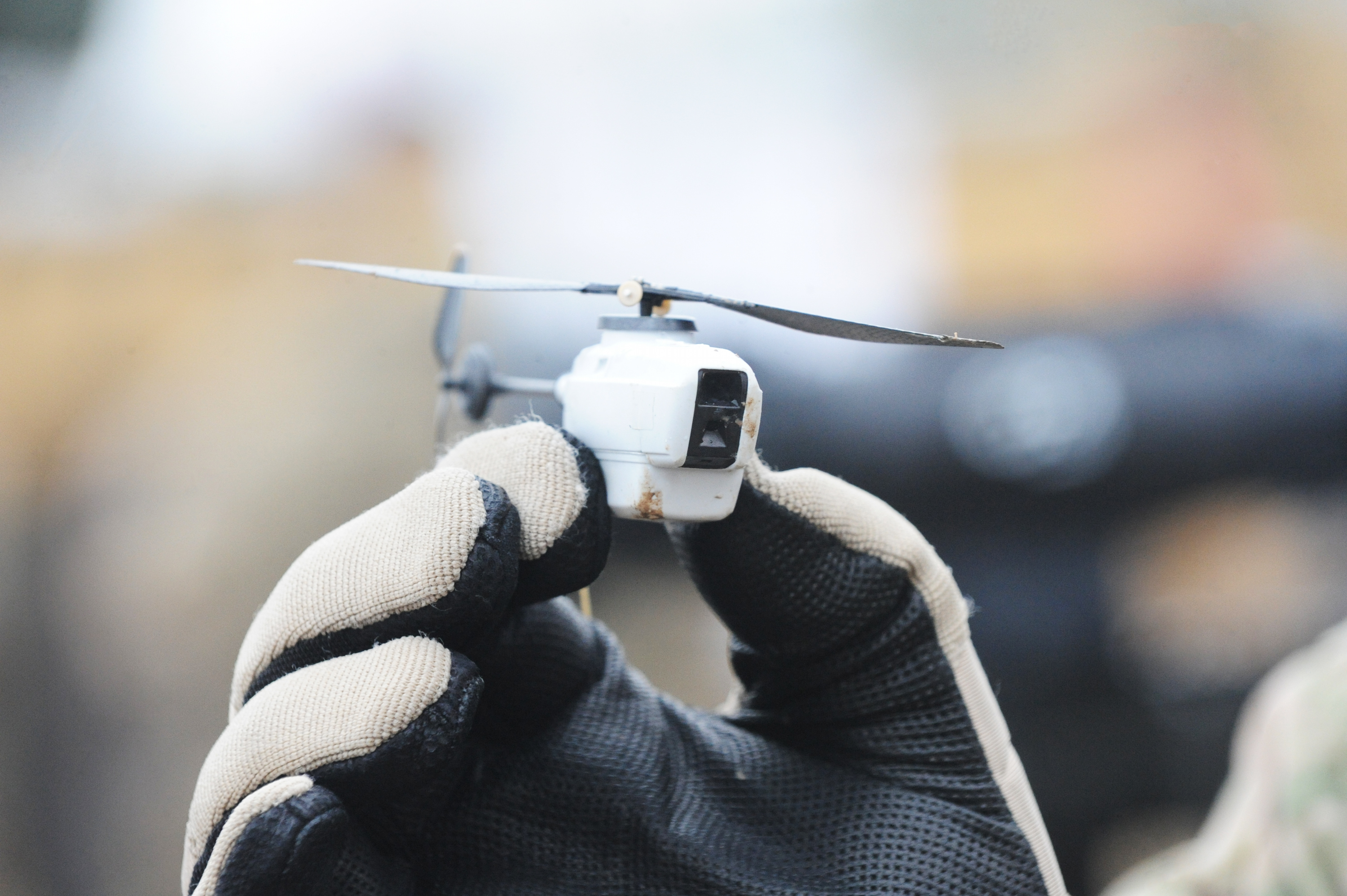 “A guerra dos Drones” Black Hornet  o Nano UAV Britânico