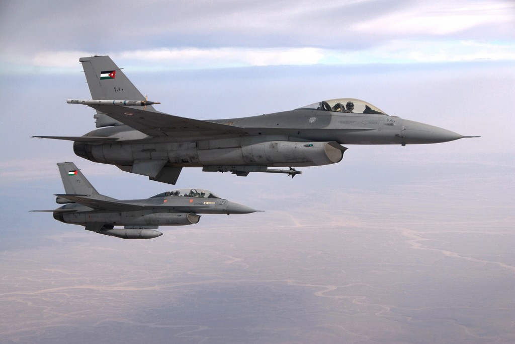 Two_F-16_of_the_Royal_Jordanian_Air_Force