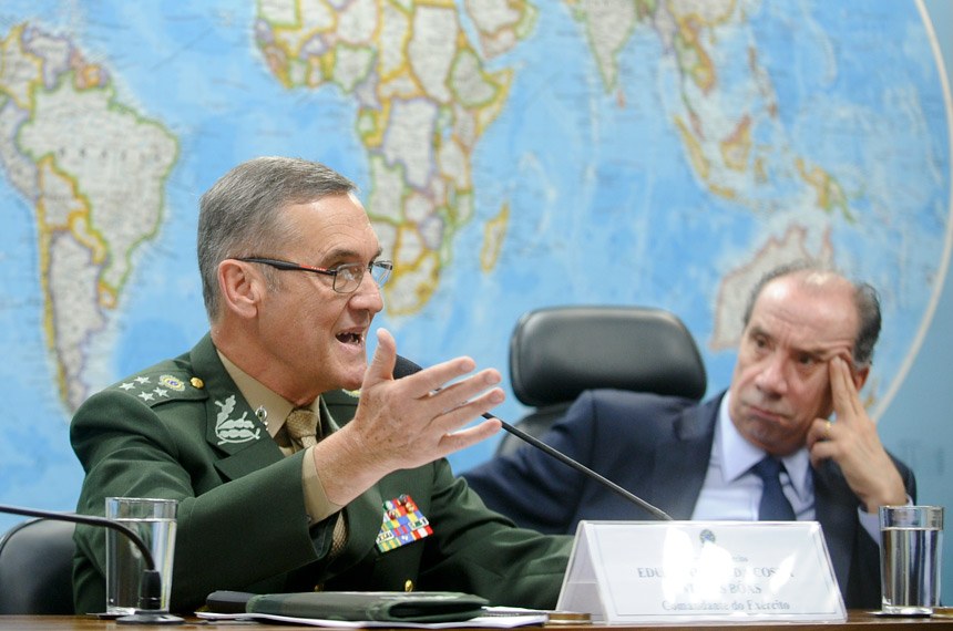 Brasil corre risco de regredir 40 anos na Defesa, alerta comandante do Exército
