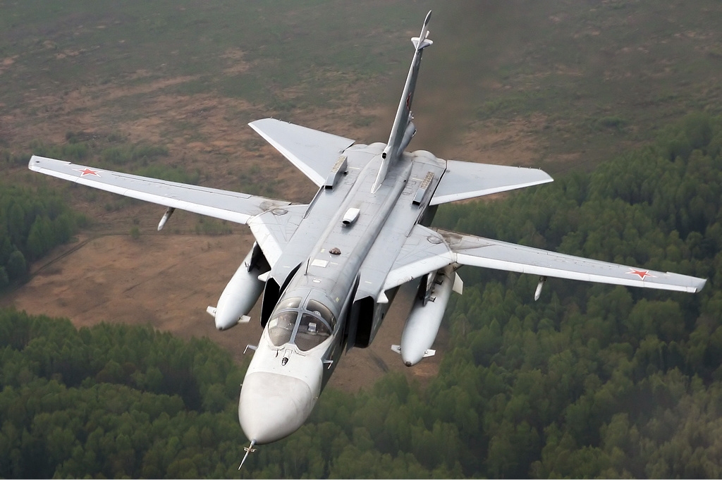 Turquia derruba avião militar russo perto de fronteira com a Síria