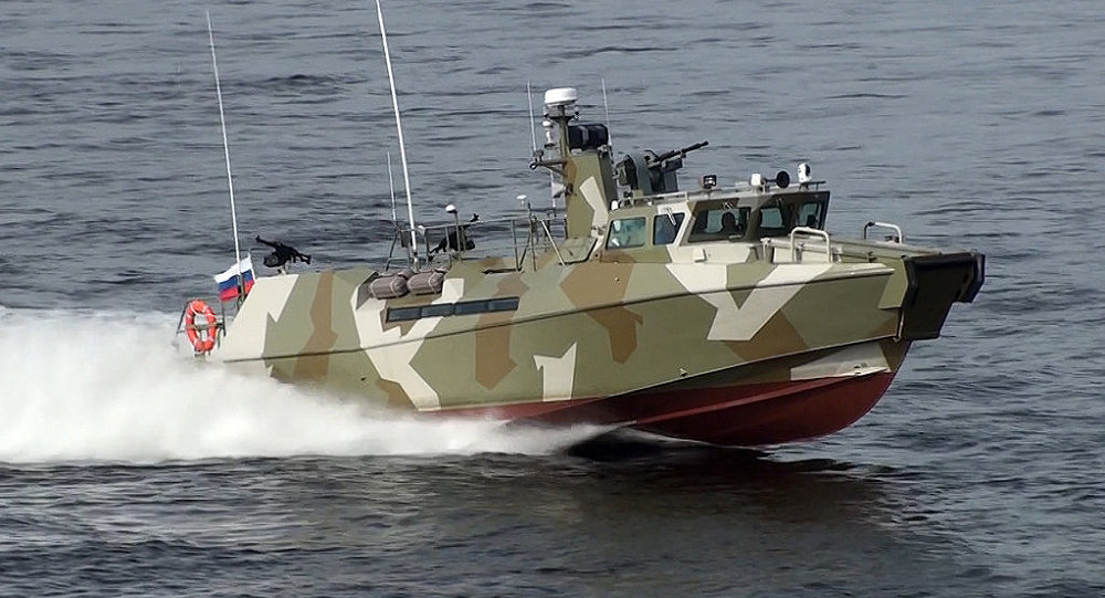 Marinha russa recebe oitava lancha Raptor