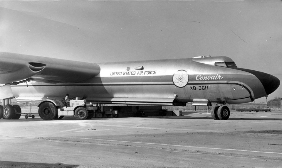 O reator nuclear do NB-36H era envolvido por borracha e chumbo para não contaminar os tripulantes (USAF)