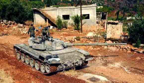 Carro de Combate T-72, do EAS, promove apoio à infantaria. Fonte: Warfiles.