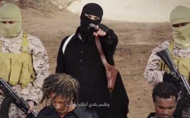 ESTADO ISLÂMICO NUM SUPOSTO VÍDEO DE EXECUÇÃO DE CRISTÃOS NA LÍBIA. FOTO: SOCIAL MEDIA/REUTERS 