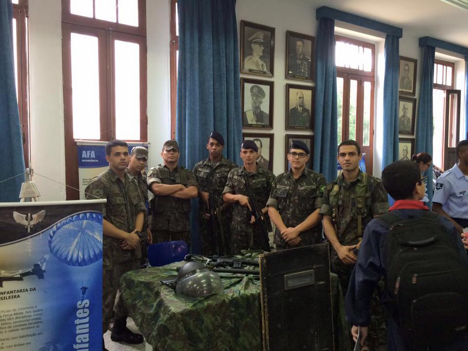 FAB PÉ DE POEIRA: BINFAE-RJ participa de evento no Colégio Militar do Rio de Janeiro