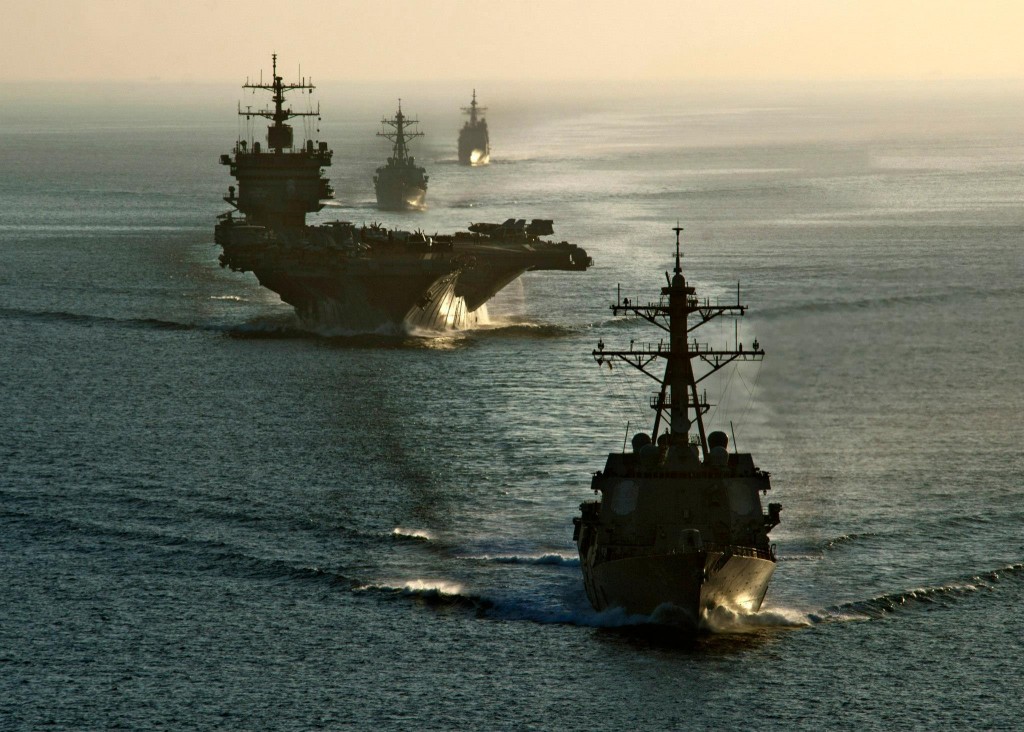 Marinha dos EUA desdobra maior número de porta-aviões desde de 2012