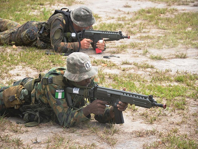 Fuzil IMBEL IA2 calibre 5.56X45mm é destaque em dois eventos internacionais organizados pelo Centro de Instrução de Guerra na Selva.