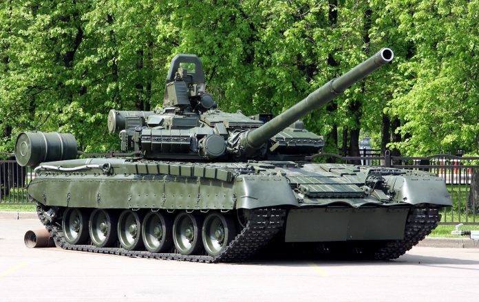 Rússia planeja modernizar a frota de carros de combate T-80BV