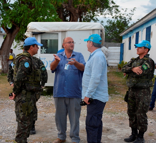 MINUSTAH : Embaixador da Argentina acompanha atividades do Batalhão Brasileiro de Infantaria de Força de Paz