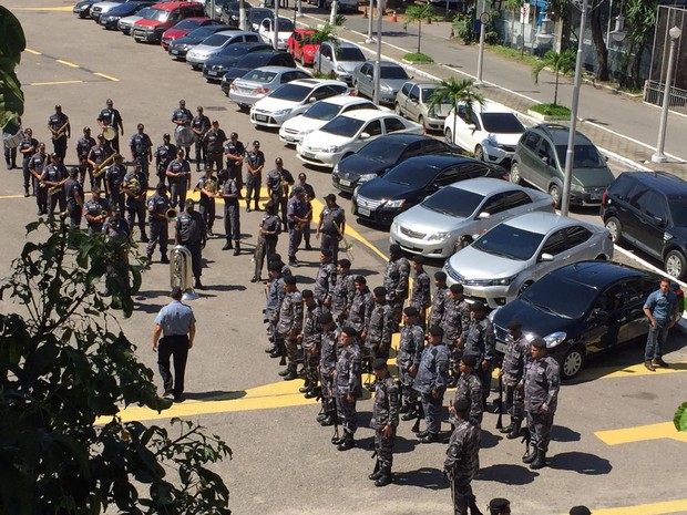 Três corpos serão velados no Batalhão de Choque, Centro do Rio (Foto: Patrícia Teixeira / G1)