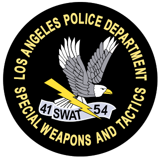 Figura 1: Emblema da SWAT do LAPD. (Fonte: Disponível em: http://criminalminds.wikia.com/wiki/Special_Weapons_and_Tactics Acesso em: 3 dez. 2016). 