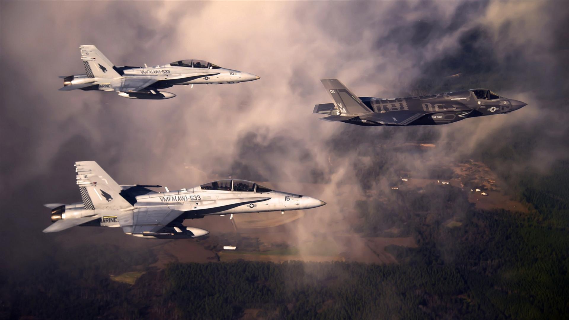 Pá de cal? :Secretário de Defesa americano ordena uma revisão do programa do F-35 e avaliação comparativa ao F-18E/F