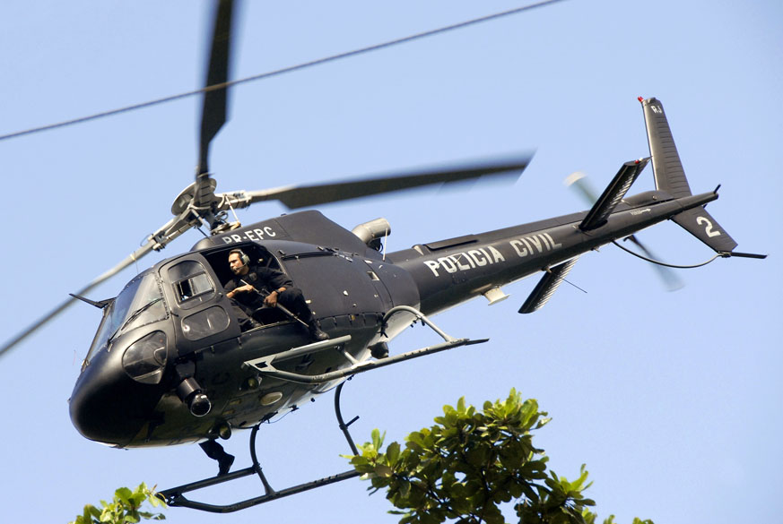 RIO DE JANEIRO: Helicópteros da Polícia Civil estão parados há oito meses.