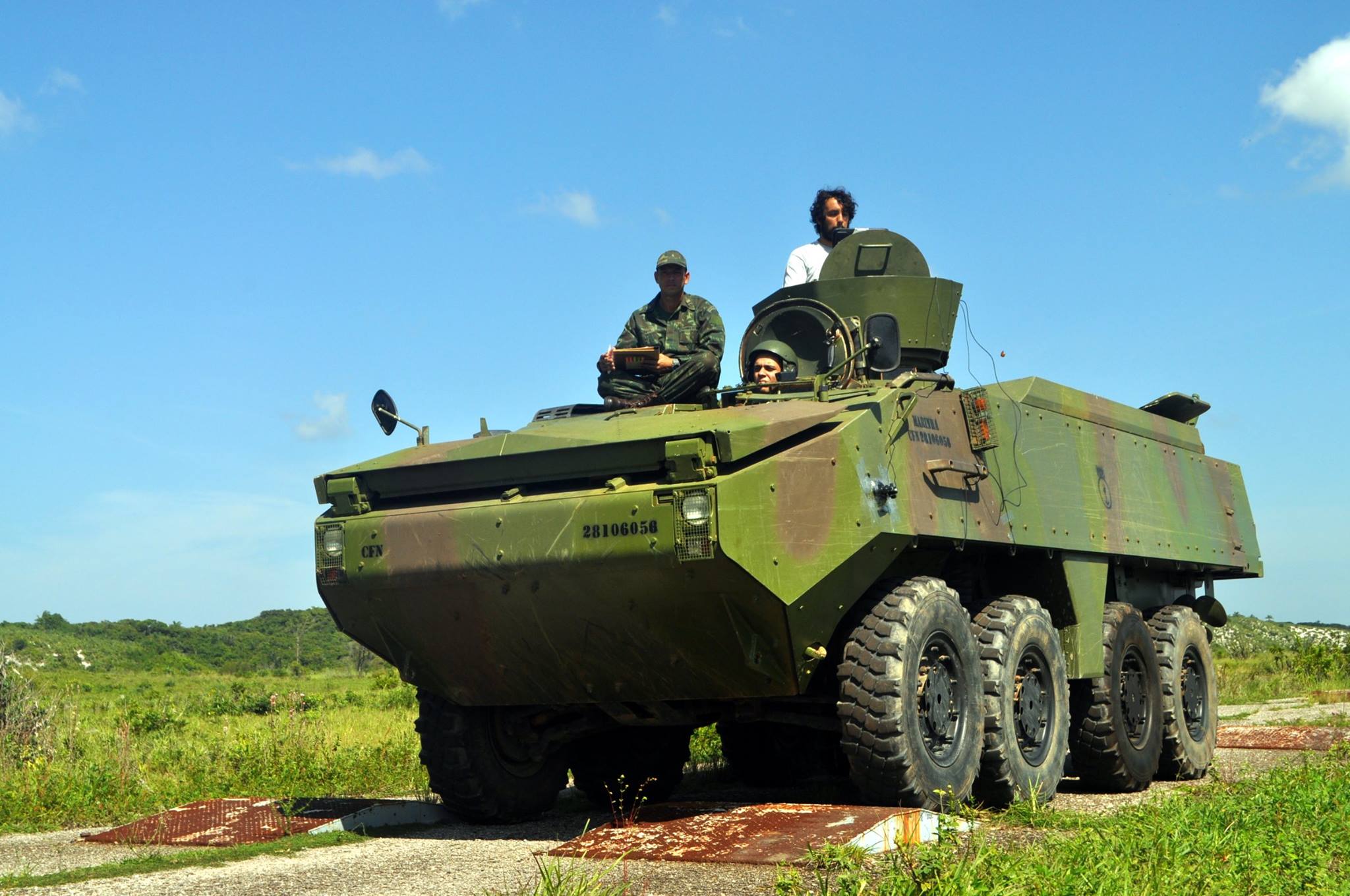 Instituto Militar de Engenharia e o Centro de Avaliações do Exército realizam avaliações de viaturas Iveco Guarani 6×6 e Mowag Piranha IIIC  8X8.