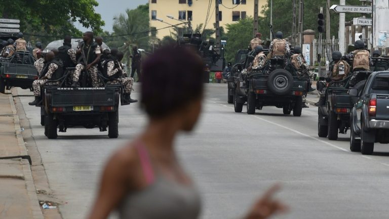 ÁFRICA: Soldados rebeldes isolam segunda maior cidade da Costa do Marfim