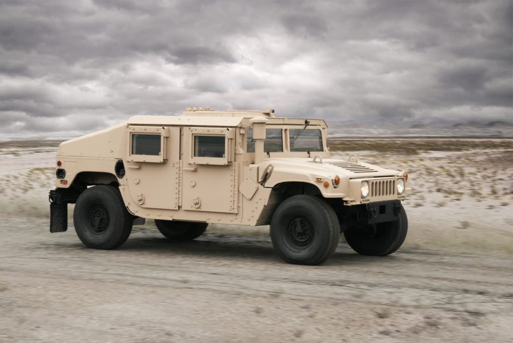 AM General assina contrato para o fornecimento de 200 unidades do Humvee para o Iraque.