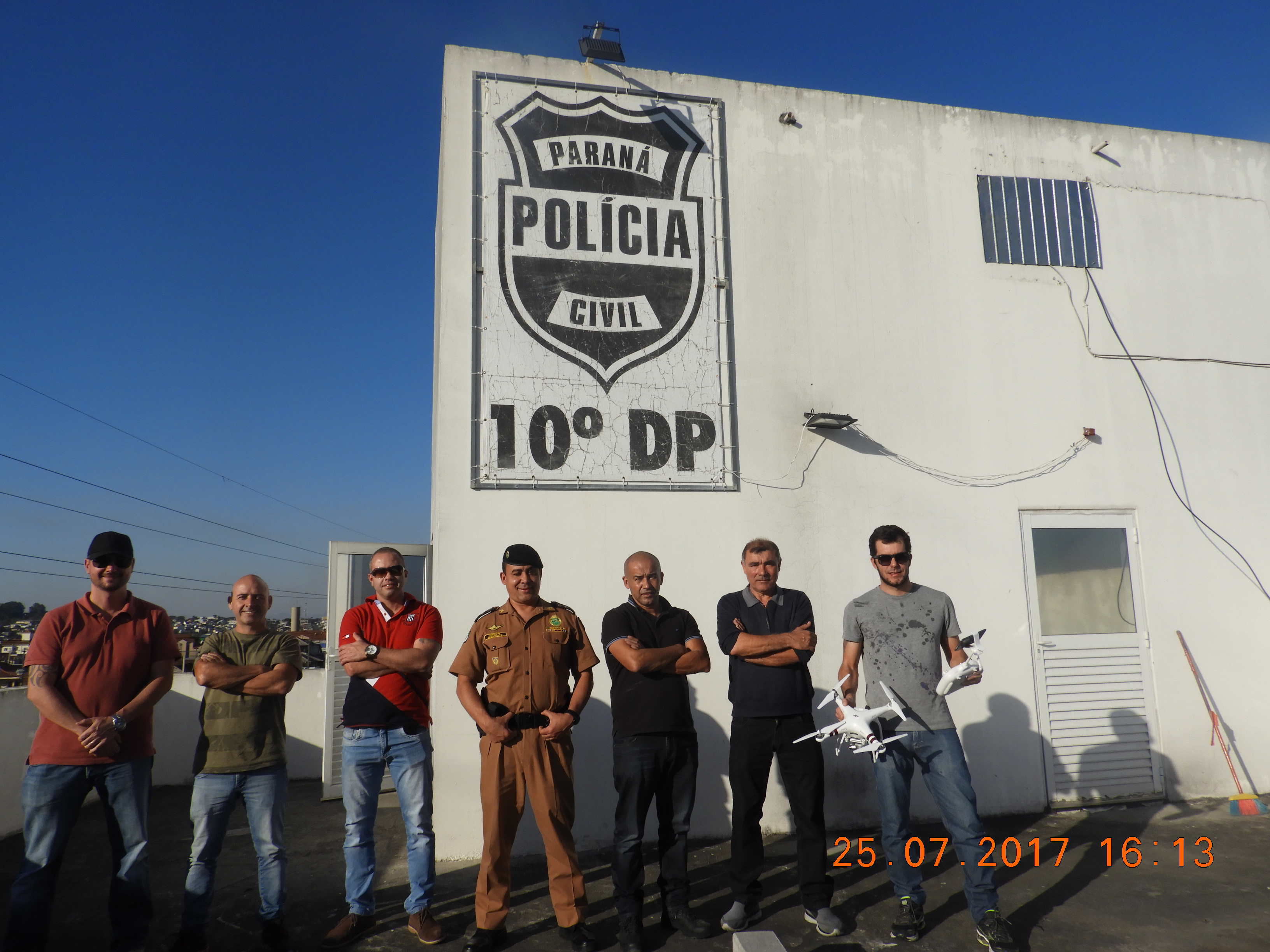 Equipe do Centro Integrado de Comando e Controle (CICC) da Segurança Pública do Paraná realiza treinamento sobre uso de drones