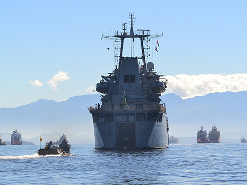 ADSUMUS: Batalhão de Viaturas Anfíbias (BtlVtrAnf) realiza exercício de lançamento e acolhimento de CLAnf com o NDCC Almirante Sabóia