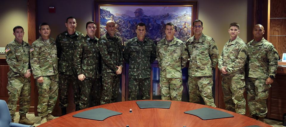 Subcomandante  do Comando de Operações Especiais do Exército Brasileiro visita sede do 75ª Ranger Regiment em Fort Benning.