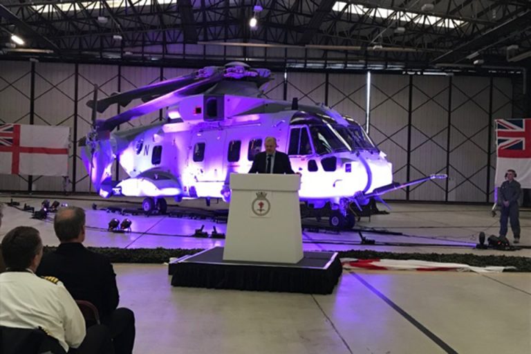 Royal Navy recebe primeiro Helicóptero de Transporte  AW101 Merlin Mk4 “Commando Merlin”