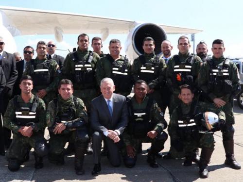 ADSUMUS: Batedores da Companhia de Polícia do Batalhão Naval (CiaPolBtlNav) escoltam o Secretário de Defesa dos EUA em sua visita ao Rio de Janeiro-RJ