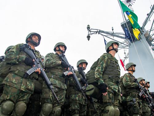 Plano Brasil/MB/CFN/Análise: “Militares da Força de Fuzileiros da Esquadra participam da chegada do PHM “Atlântico””