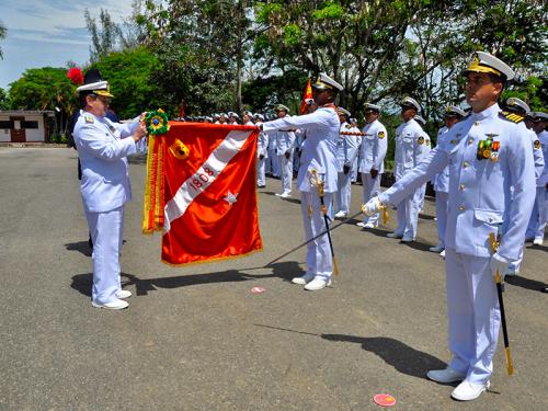 ADSUMUS:  Batalhão de Operações Especiais de Fuzileiros Navais – Batalhão “Tonelero” é agraciado com a Ordem do Mérito Naval