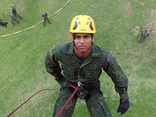 ADSUMUS: Grupamento de Fuzileiros Navais de Brasília (GptFNB) realiza adestramento de rappel