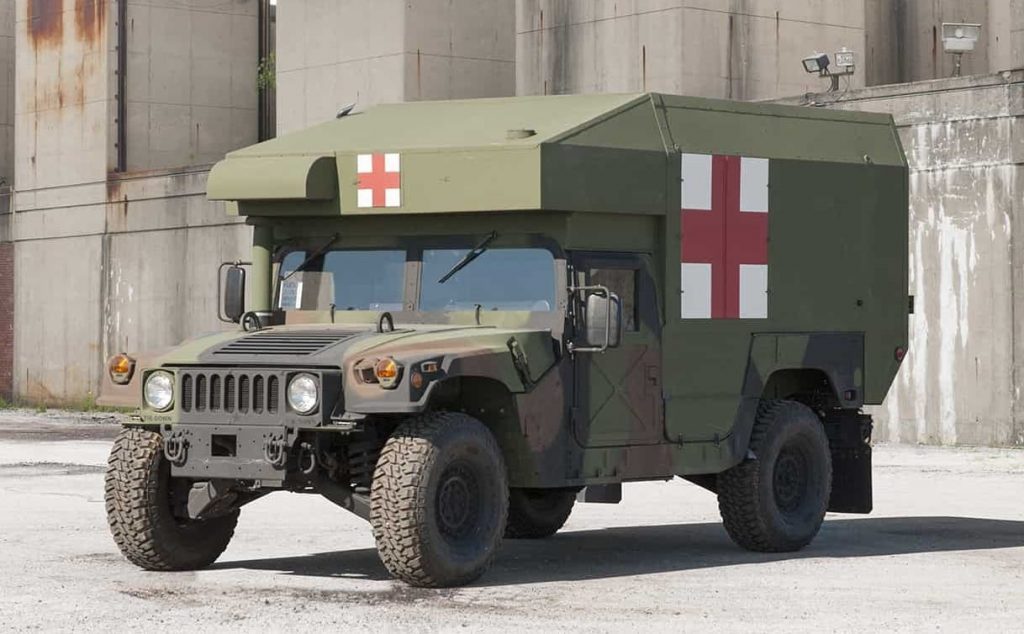 Ucrânia recebe novo lote de veículos blindados Humvee dos EUA