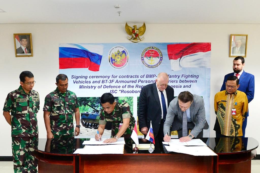 Corpo de Fuzileiros Navais da Indonésia assina contrato para aquisição de veículos blindados