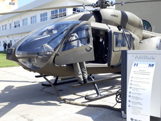 Helibras apresenta Mock-up do H145M à Aviação do Exército Brasileiro