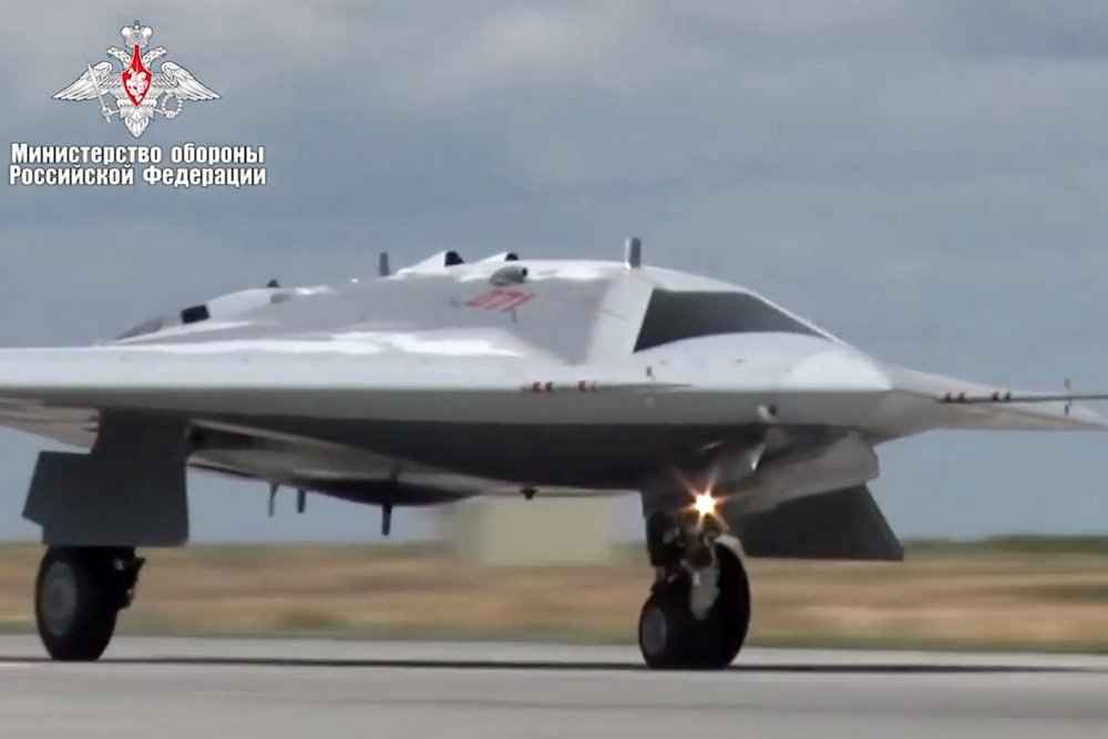 drone de combate “Caçador” terá desenvolvimento acelerado por conta dos avanços no programa PAK FA