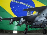 Vídeo: Piloto da Força Aérea Sueca apresenta o Gripen NG – “Em português”
