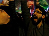 Manifestantes em protesto no Irã .