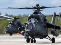 Ministros da Defesa da Sérvia e Rússia discutem a entrega de helicópteros Mi-35